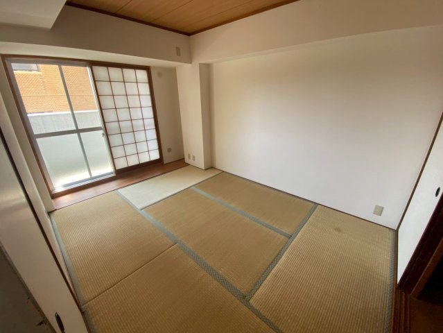 リブレ待兼山の和室