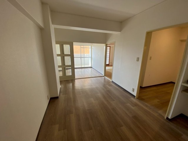 リブレ待兼山の居間・リビング