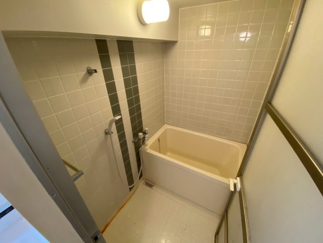 リブレ待兼山の浴室