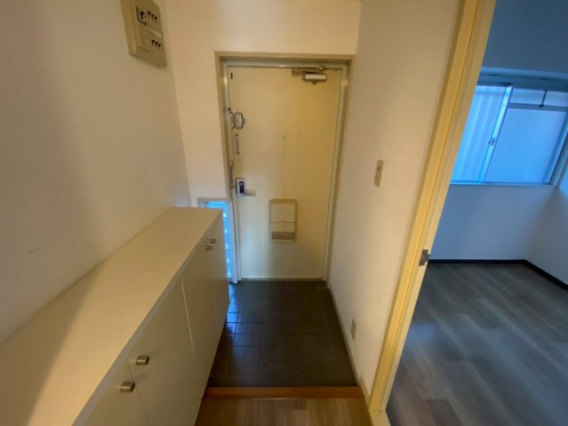 リブレ待兼山の玄関