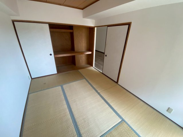 リブレ待兼山の和室