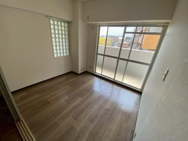 リブレ待兼山の寝室