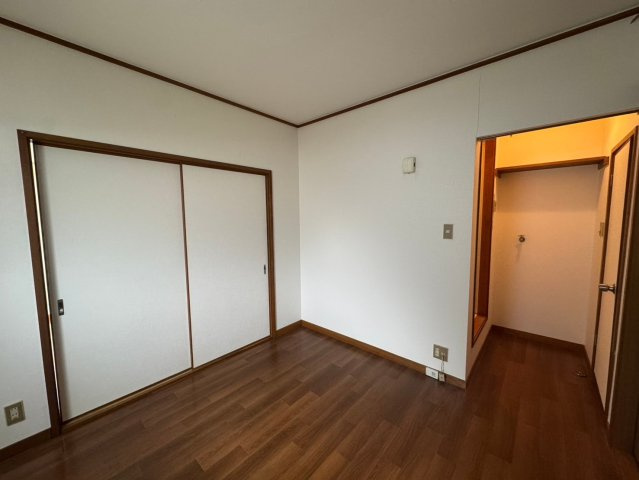 シャトー曽根東の居間・リビング