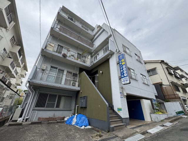 ハイツ丸栄の外観