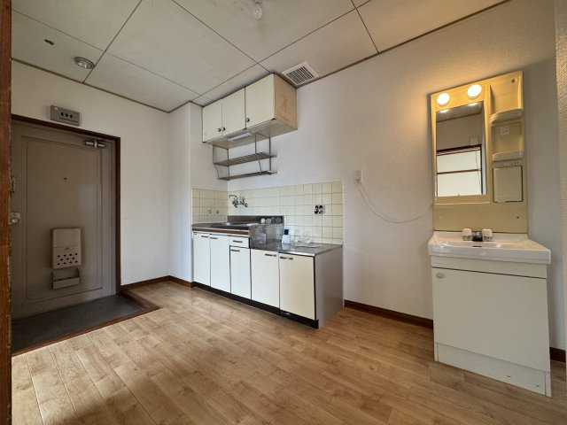 ハイツ丸栄の居間・リビング