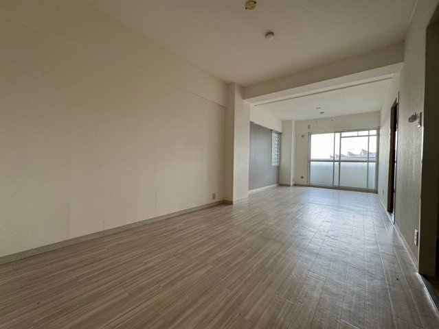 リブレ待兼山の居間・リビング