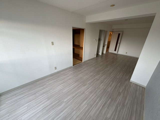 リブレ待兼山の居間・リビング