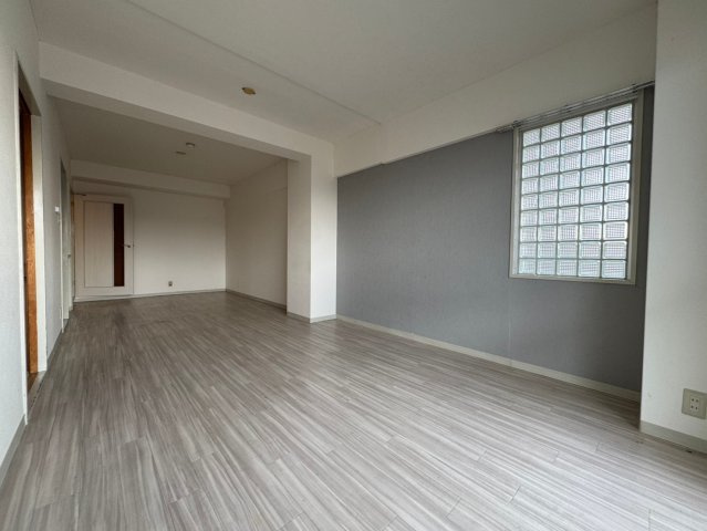 リブレ待兼山の居間・リビング