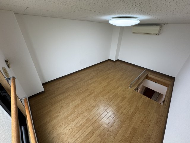 エルフ豊中の洋室