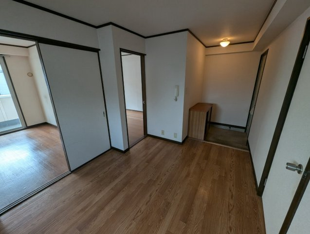 シャルム上野西の居間・リビング