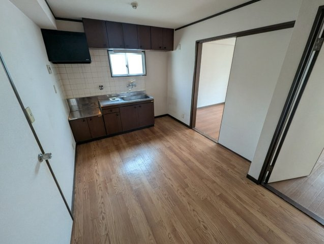 シャルム上野西の居間・リビング