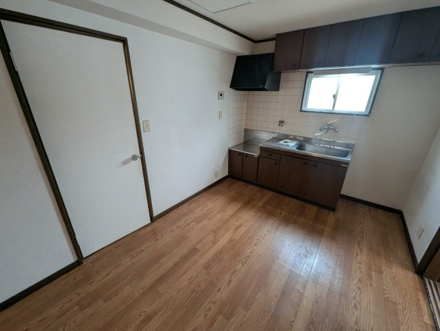 シャルム上野西の居間・リビング