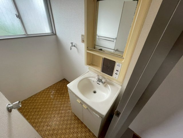 安城市桜井町阿原　貸店舗・事務所の洗面所