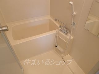 サンパレス香川の浴室|サーモ付きシャワー水栓