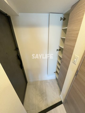 S-RESIDENCE小阪azureの玄関