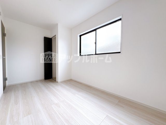 川越市今成1丁目　新築戸建　全５棟の洋室