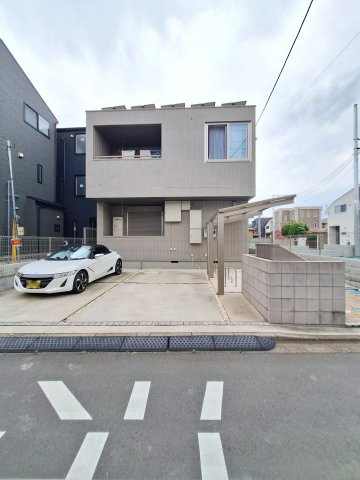 ライフ本太の駐車場
