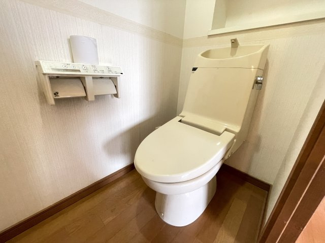 【トイレ】 | ヴェルディ広駅前ツインタワー | ウォッシュレットや暖房便座機能のあるトイレです。