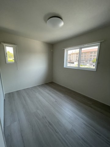 三次市畠敷町の家の洋室|落ち着いた主寝室です　東南の角部屋です