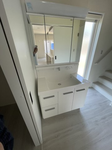 三次市畠敷町の家の独立洗面台