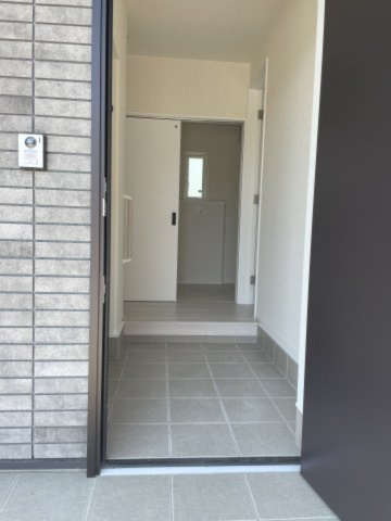 三次市畠敷町の家の玄関