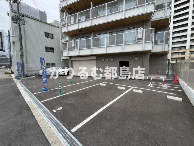 リブウッド大阪城の駐車場
