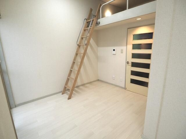 マックステーション柳沢の洋室