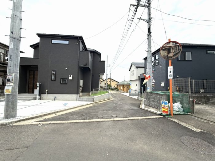 秦野市堀西新築戸建て　6期3号棟の前面道路含む現地写真|前面道路含む現地写真です