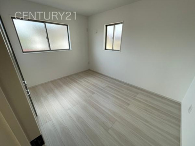 【洋室】 | 前橋市朝倉町２期１号棟 | ２面採光の明るい洋室です。