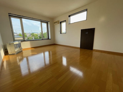 【居間・リビング】 | 網走市桂町３丁目５戸建 | ２階