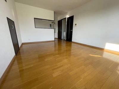 【居間・リビング】 | 網走市桂町３丁目５戸建 | ２階