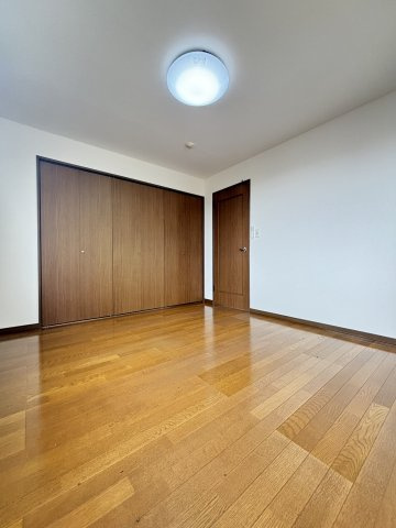 南沢6条4丁目の洋室|6.7帖の洋室！