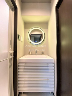 【洗面所】 | ブエナビスタ西天満 | すっきりデザインのオシャレな洗面化粧台♪