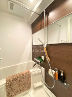 【浴室】 | ブエナビスタ西天満 | 雨の日でも安心して洗濯物が干せる浴室乾燥機付き♪