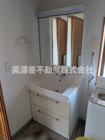 ５４２７５　羽島市小熊町東小熊  中古戸建の独立洗面台