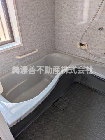 ５４２７５　羽島市小熊町東小熊  中古戸建の浴室