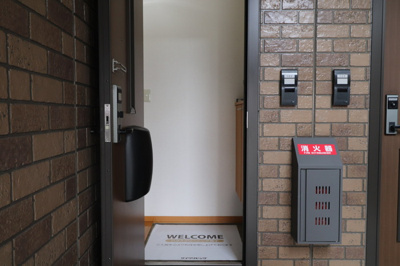 【玄関】 | ロイヤルコーポ弓削