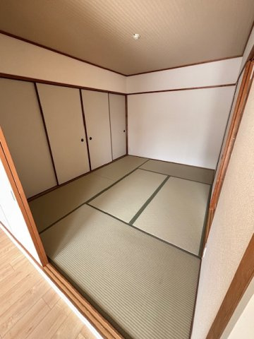パラツィーナセシリア第２甲陽園【弊社専任物件】の和室|ゆったりとくつろげる和室です