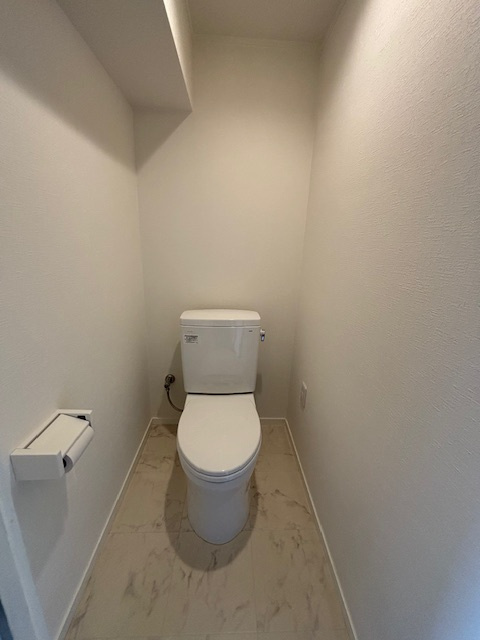 パラツィーナセシリア第２甲陽園【弊社専任物件】のトイレ|落ち着いたトイレです