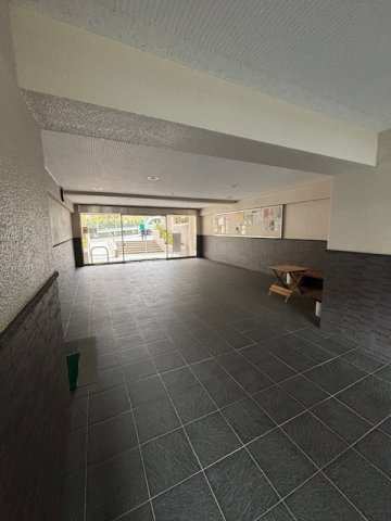 パラツィーナセシリア第２甲陽園【弊社専任物件】のエントランス|ゆとりのあるエントランスです