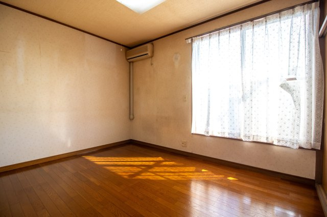 館林市つつじ町の中古一戸建の洋室