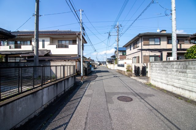【前面道路含む現地写真】の画像