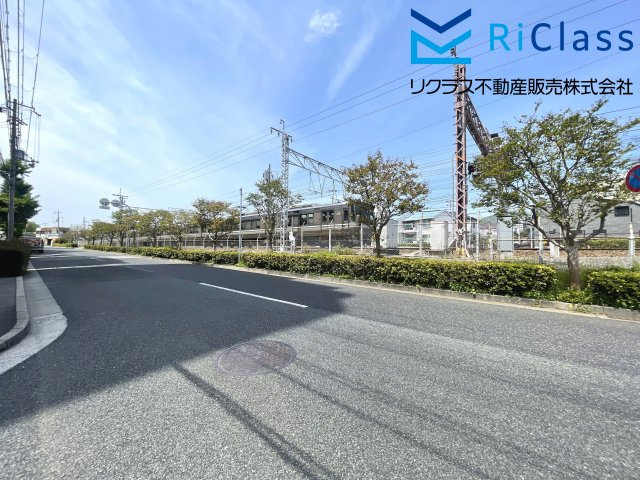 ワコーレベルセゾン須磨海岸の周辺|マンション前の道路です