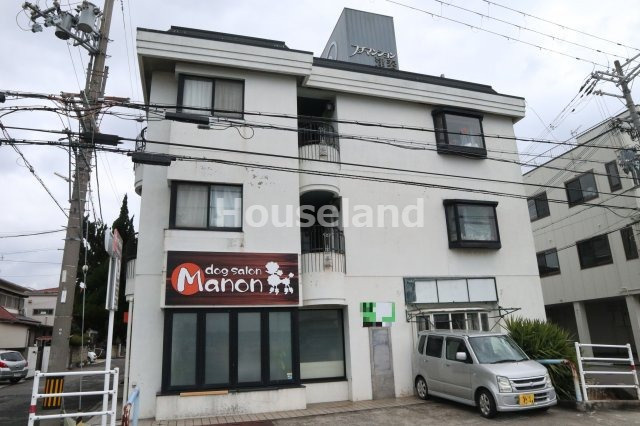プチマンション津秦の外観