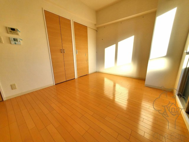 レシェンテ西梅田の居間・リビング