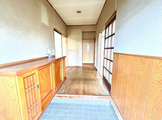 売中古戸建　沼津市東椎路の玄関