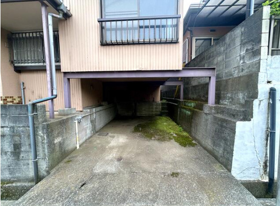 売中古戸建　沼津市東椎路の駐車場