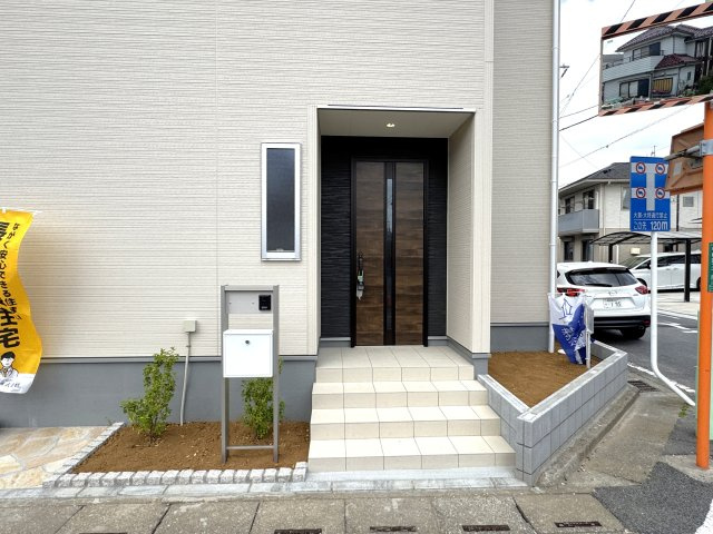 三郷市早稲田３丁目新築戸建【丹後小学校：6分】のエントランス|エントランス・玄関ポーチ