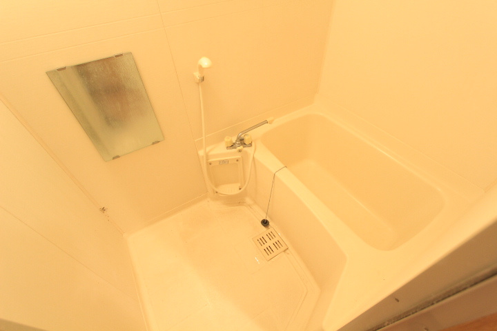 メゾンユーラップの浴室