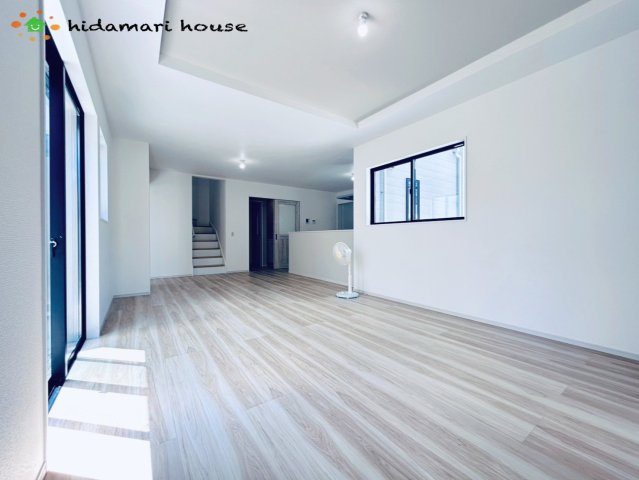 蓮田市桜台4期　新築戸建　リガーレ01の居間・リビング